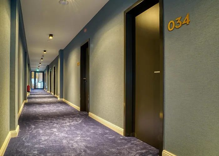 Vienna House Easy By Wyndham Отель Бонн